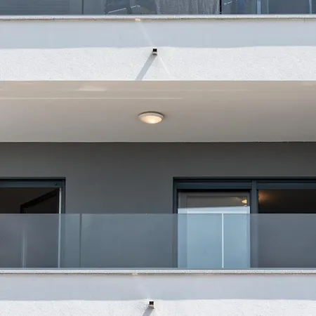 Apartment With Balcony Ocean Paradise